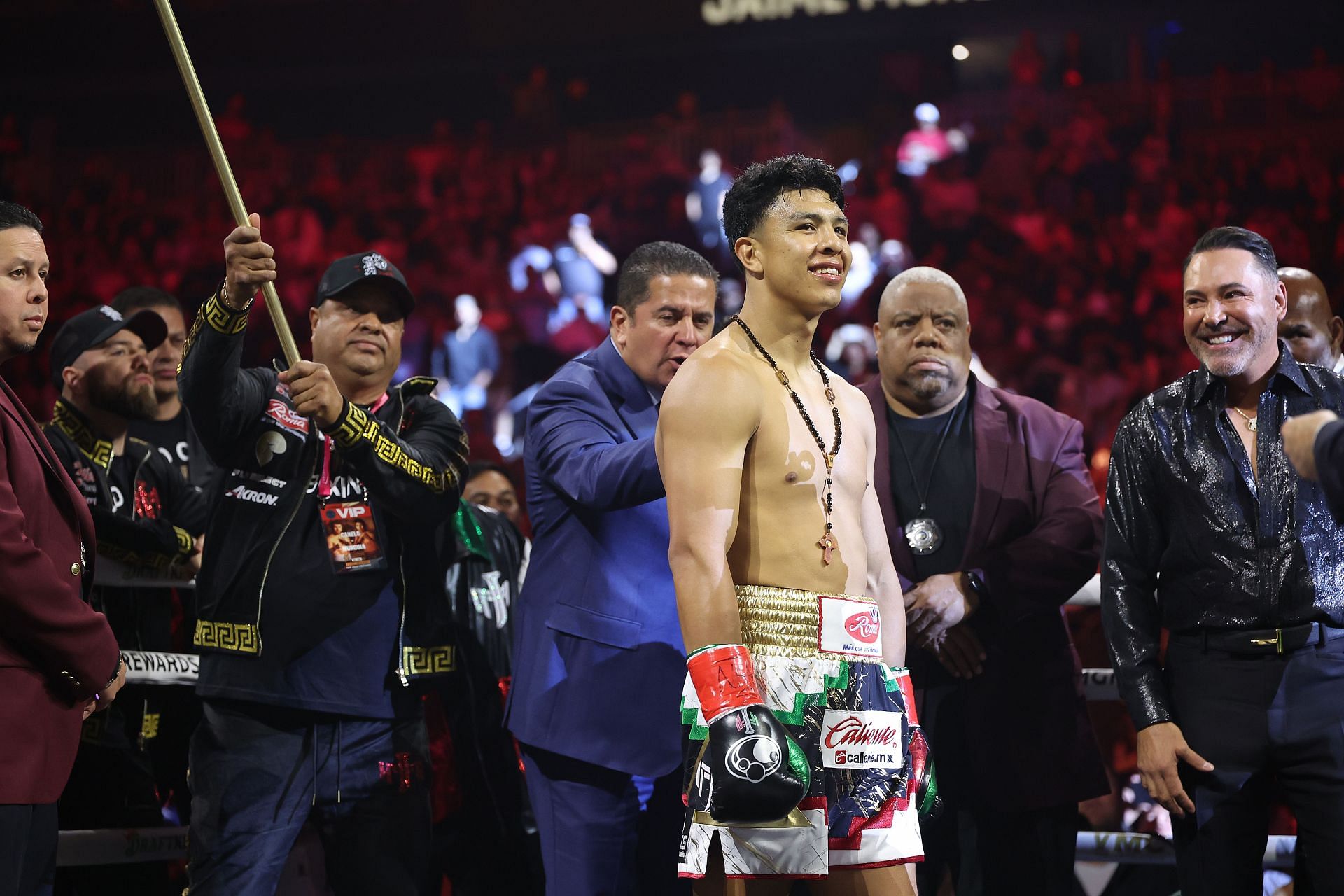 Canelo Alvarez v Jaime Munguia